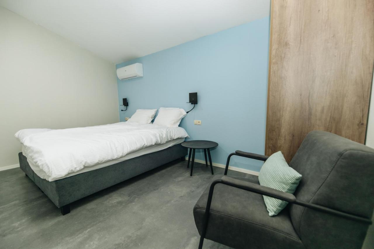 Duikresort Sub Ocean Hotel Oud-Vossemeer Buitenkant foto